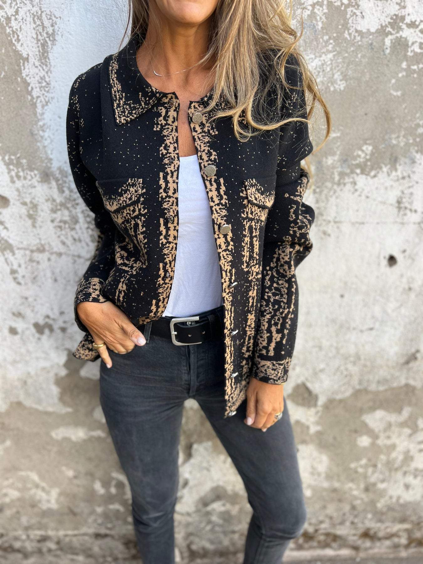 Alina™ | Gebreide Jas met Textuur en Knopen