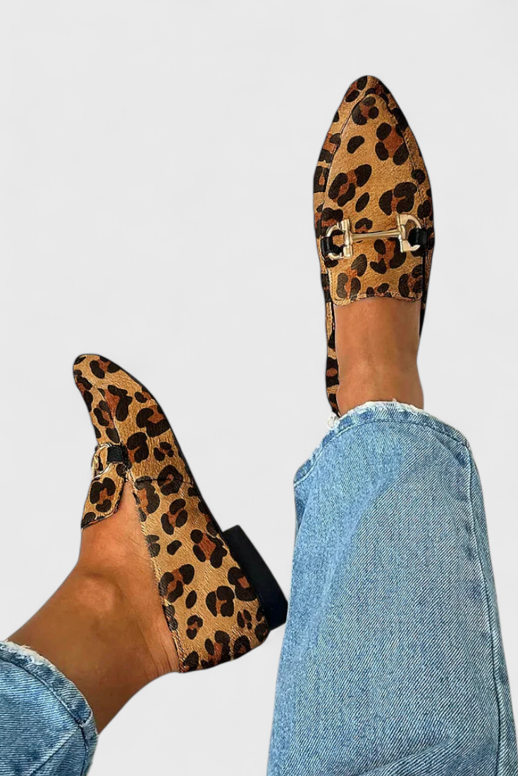 Liselot™ | Elegante Mocassins met Ingegraveerd Motief en Smalle Hak