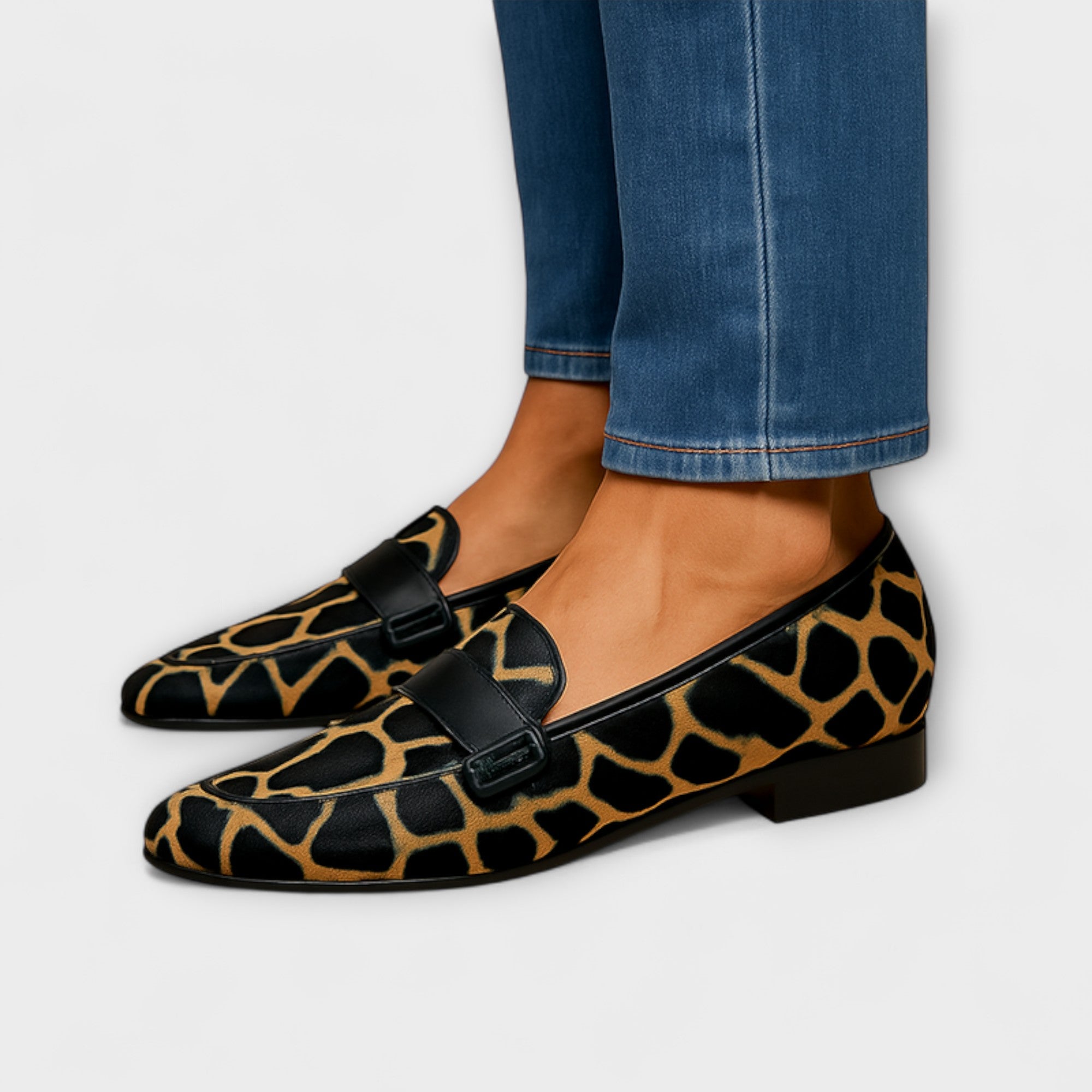 Willemijn™ | Mocassins met Luipaardprint en Decoratieve Band